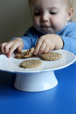 cinnamon almond biscuits