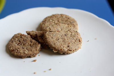 cinnamon almond biscuits