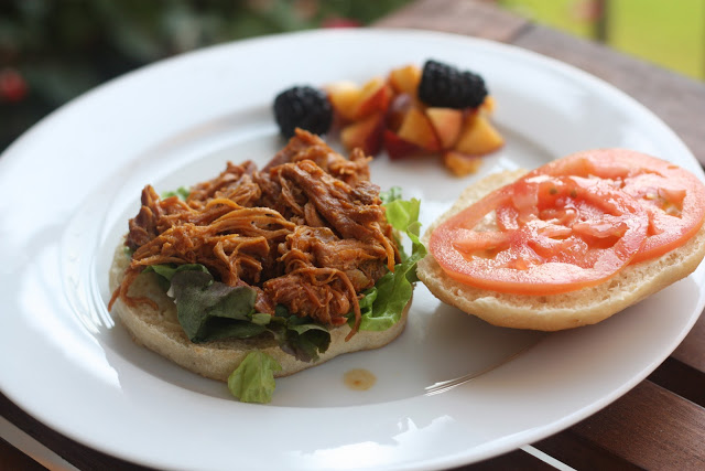 crockpot bbq chicken sandwiches