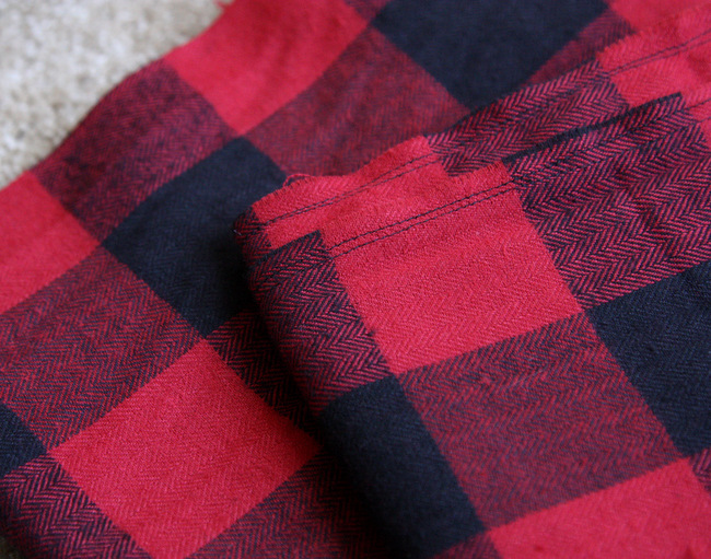 A Buffalo Plaid Scarf - An Easy Gift for under $5 - Everyday Reading