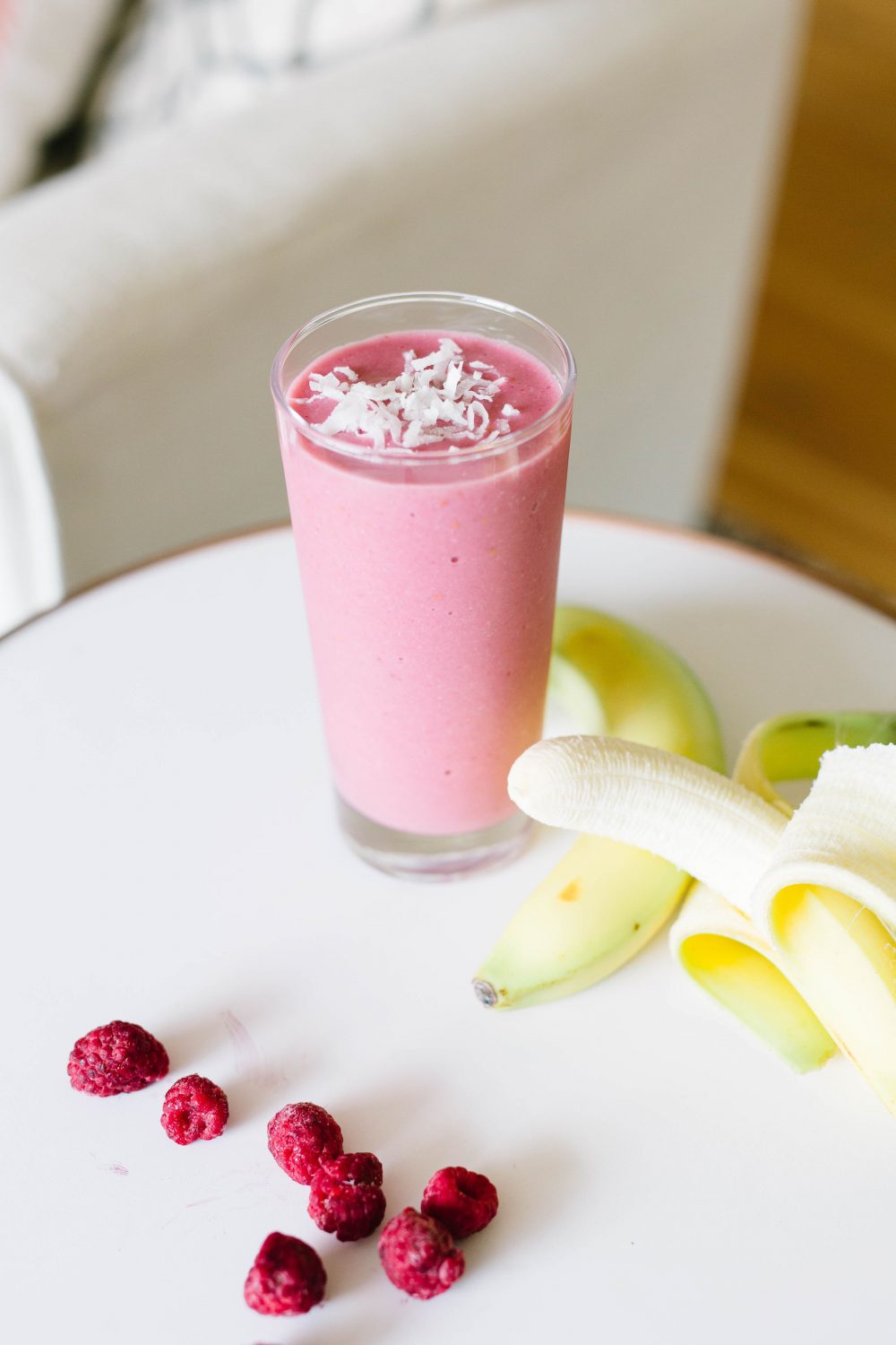 https://everyday-reading.com/wp-content/uploads/2014/05/raspberry-banana-smoothie.jpg