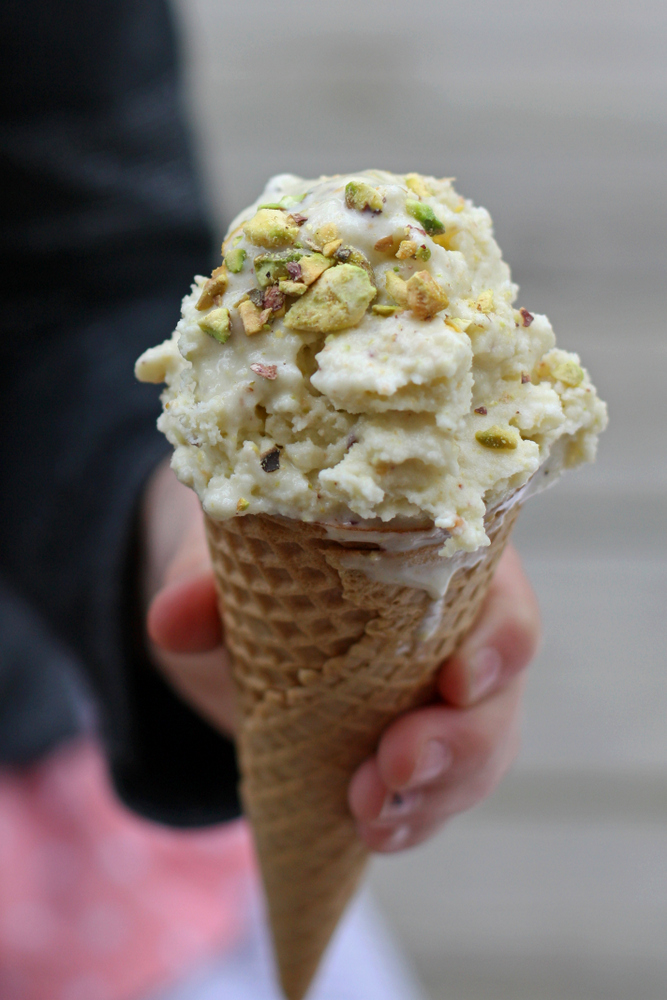 pistachio and coconut frozen yogurt