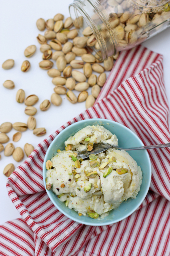 pistachio coconut frozen yogurt