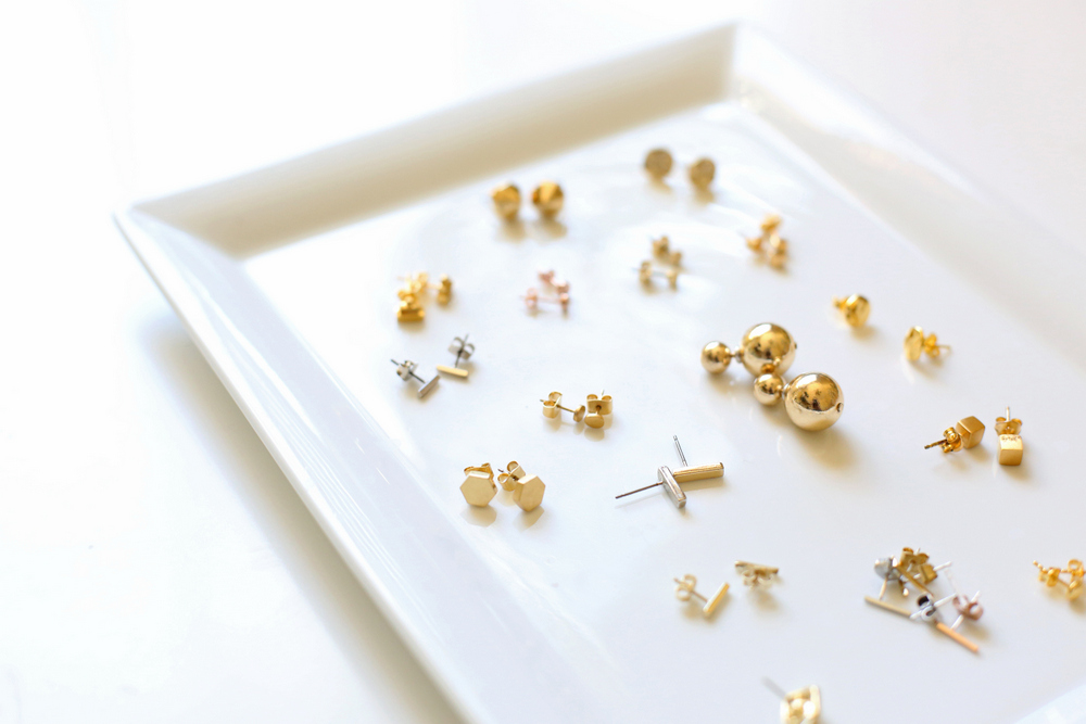 buy gold stud earrings