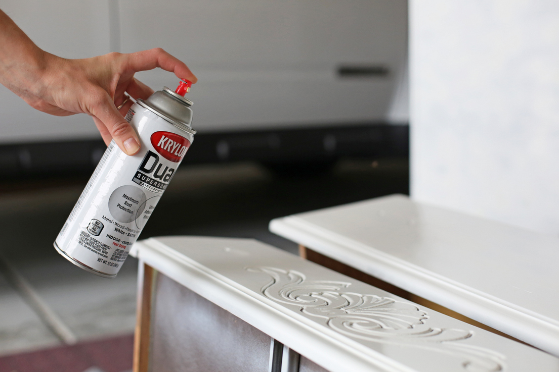 Easy spray paint makeover of a dresser - no primer required! Easy spray paint makeover of a dresser - no primer required!