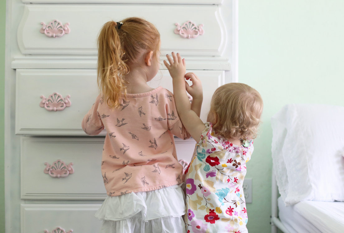 Easy spray paint makeover of a dresser - no primer required! Easy spray paint makeover of a dresser - no primer required!