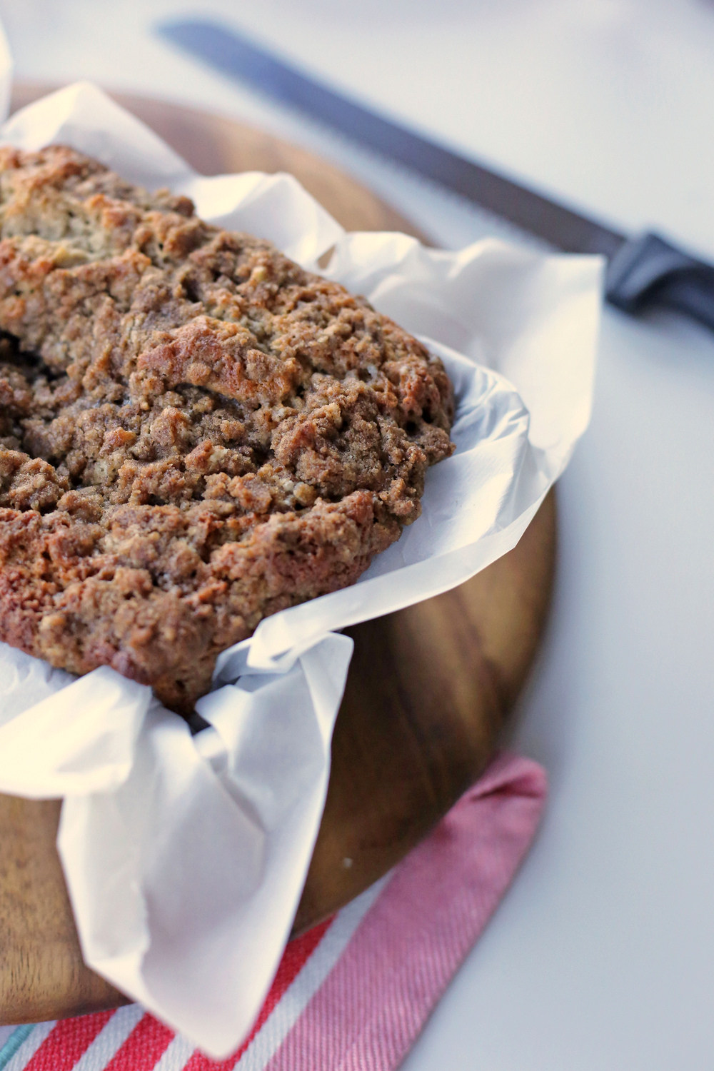 banana bread with streusel topping