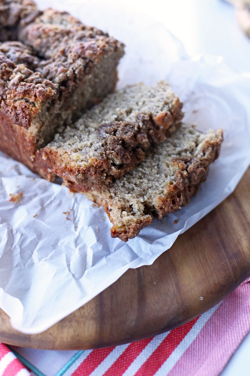 banana bread with streusel topping