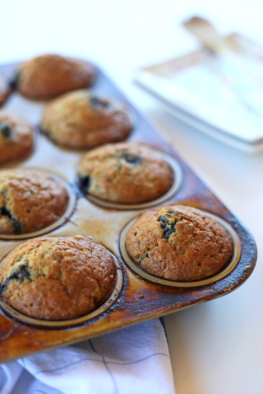 banana blueberry oatmeal muffins