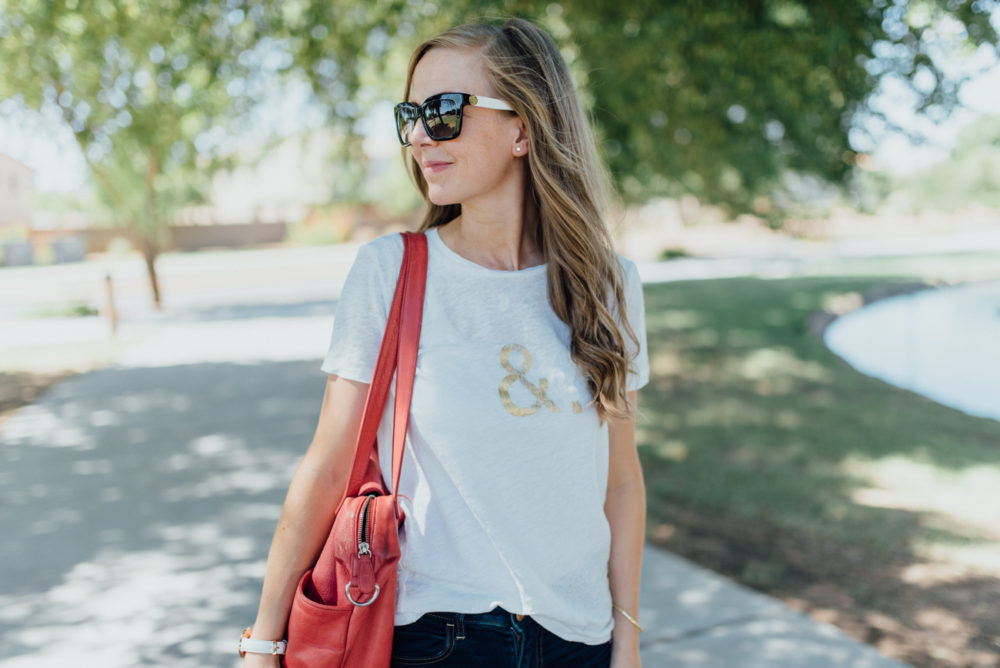 Perfect jeans and a tee momiform