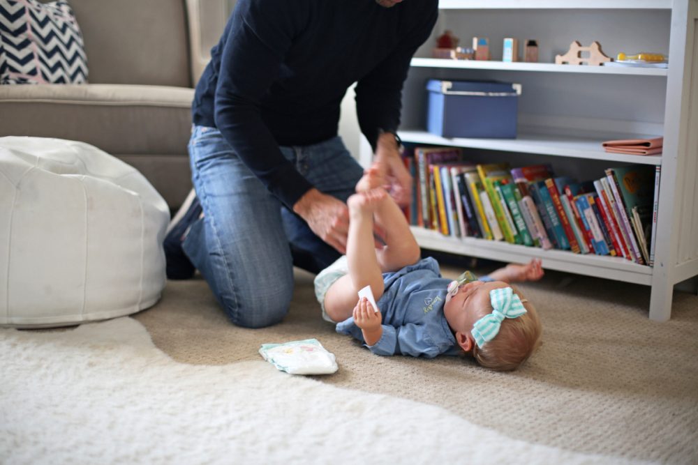 diaper change with pampers baby dry