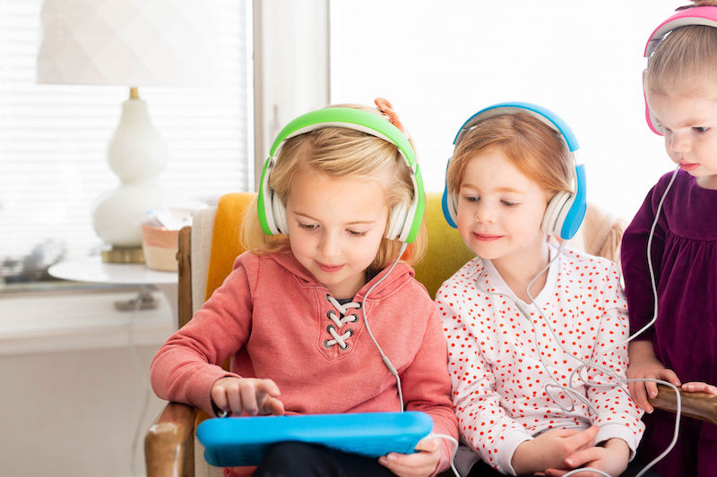 kids bluetooth headphones Everyday Reading