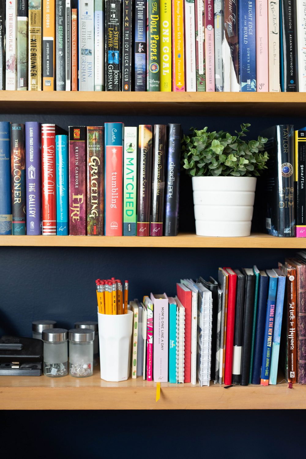 How I Organize My Office Shelves 