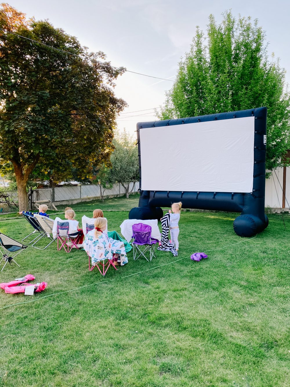 outdoor movie backyard