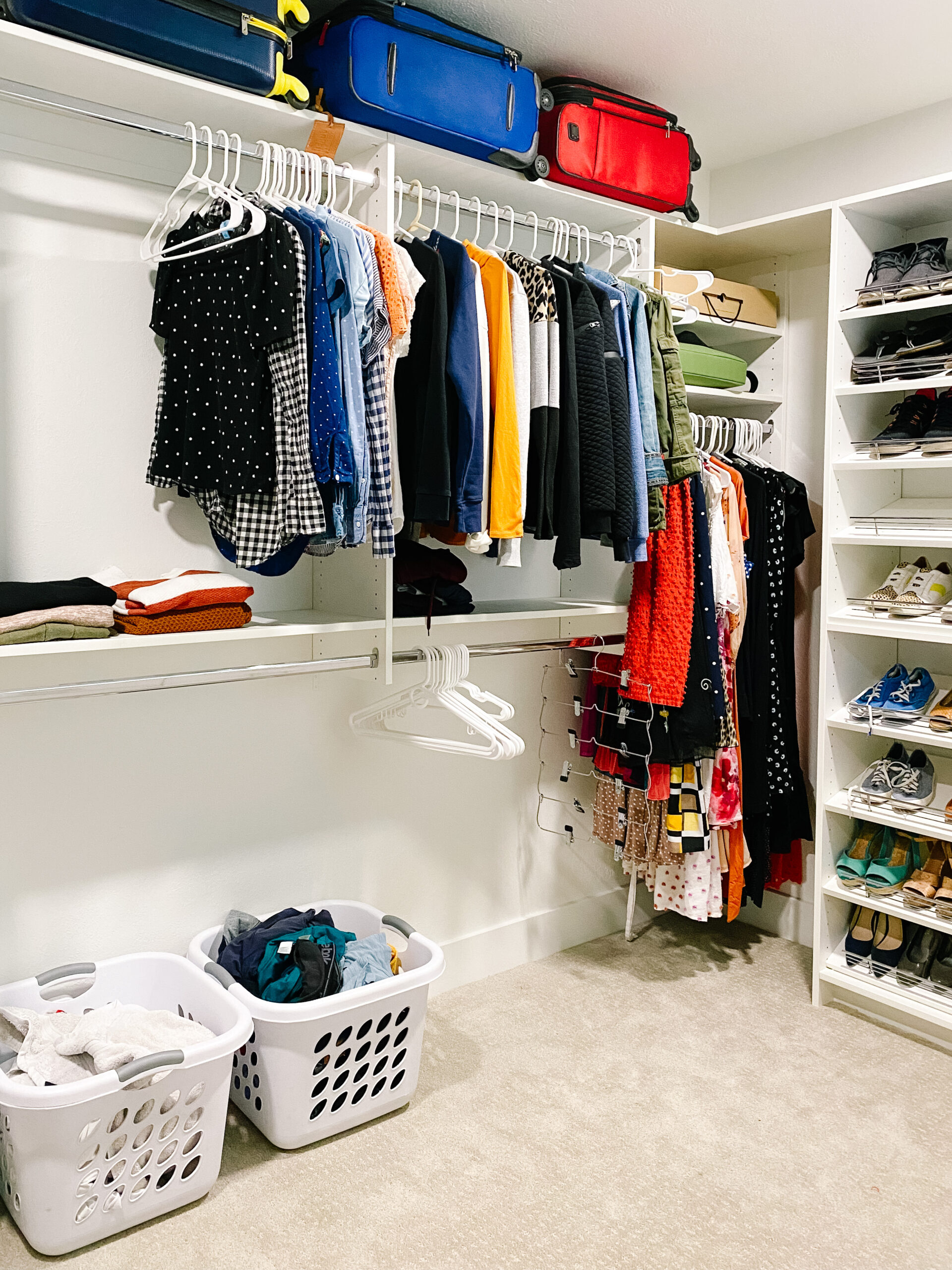 House Tour: Walk-In Closet - Everyday Reading