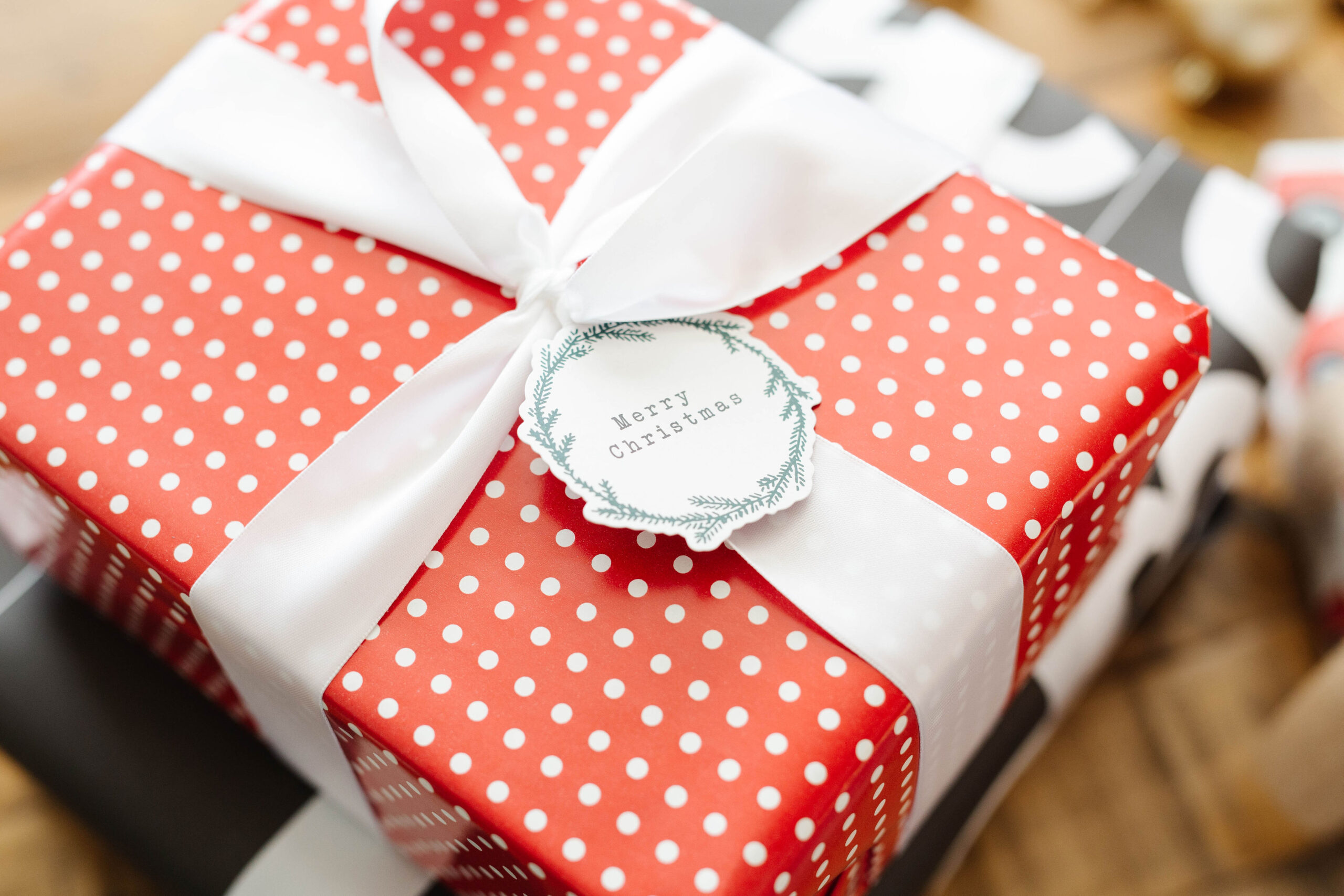 Gift Guide: Parents & In-Laws — bows & sequins