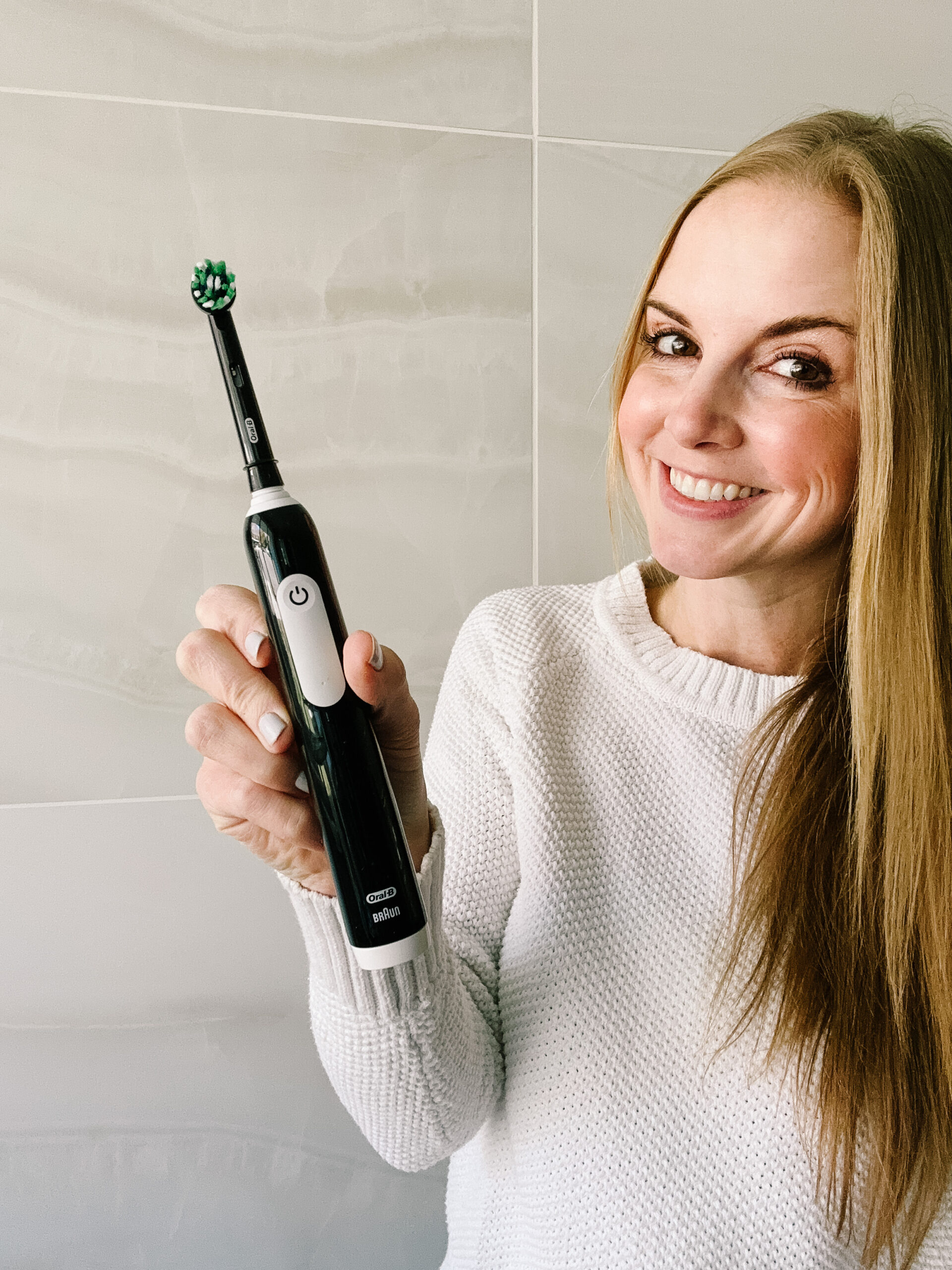 https://everyday-reading.com/wp-content/uploads/2022/11/Oral-B-electric-toothbrush-scaled.jpg