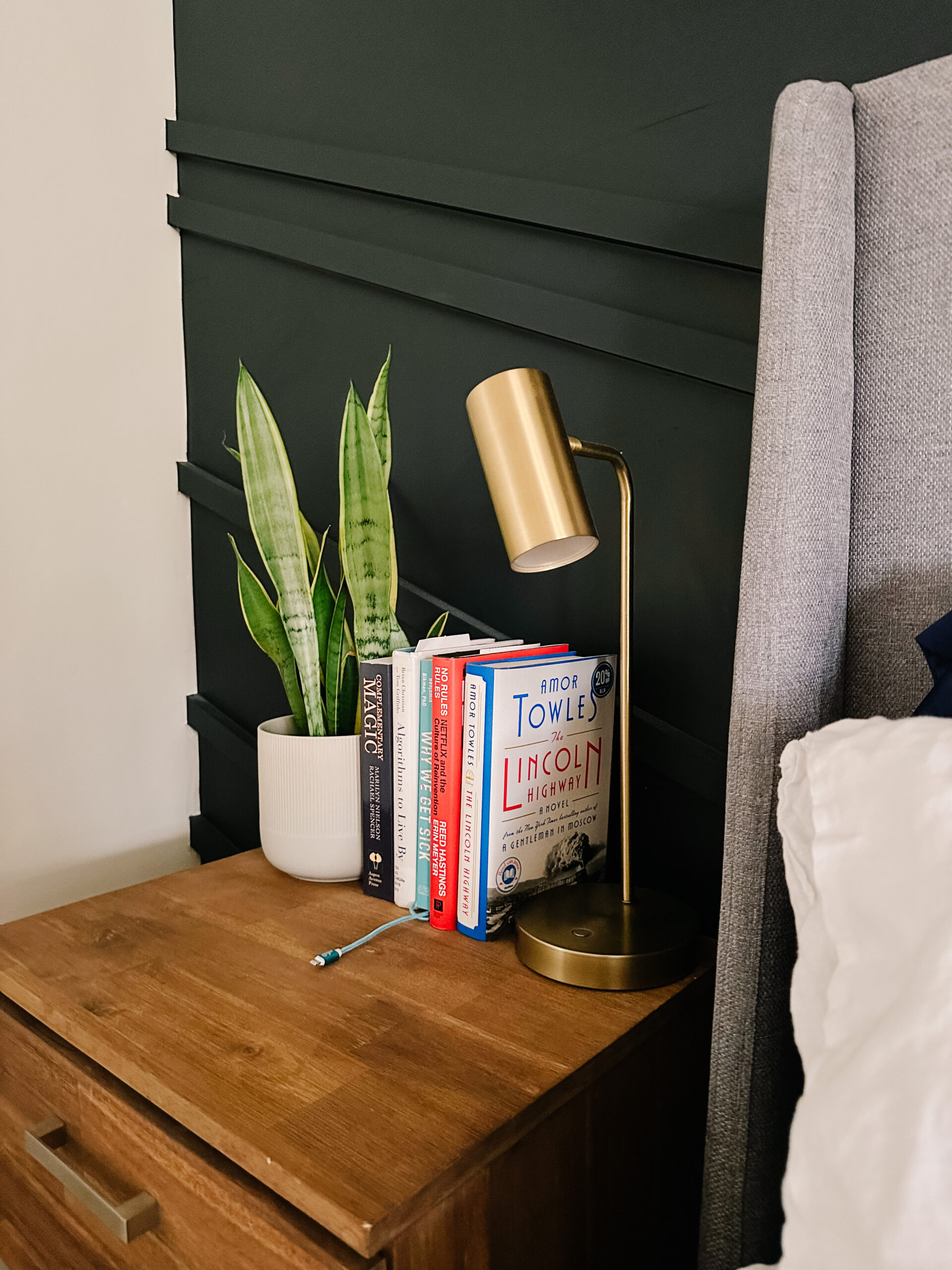 https://everyday-reading.com/wp-content/uploads/2023/08/bedside-table-inspo-scaled.jpg