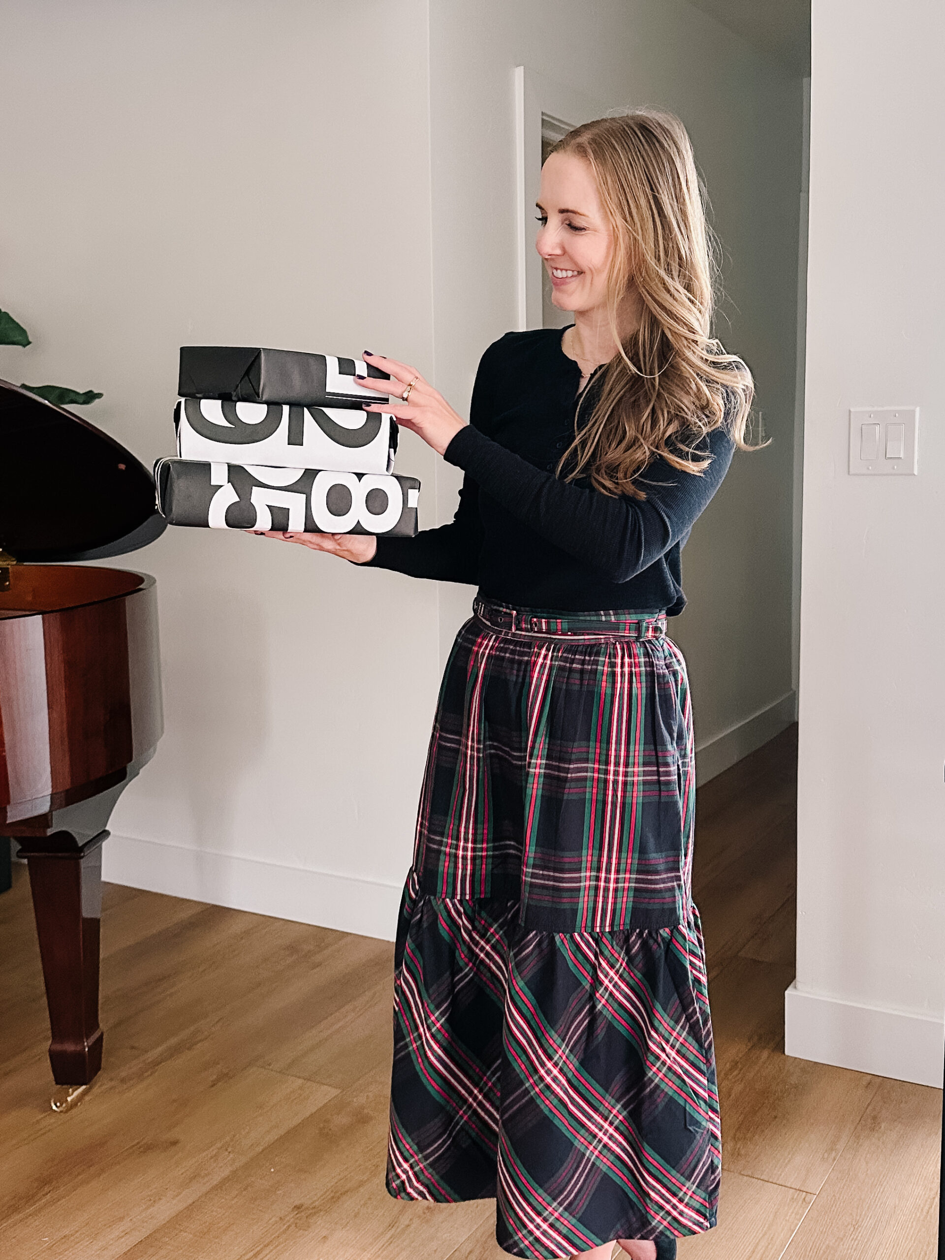 Holiday plaid midi outlet skirt