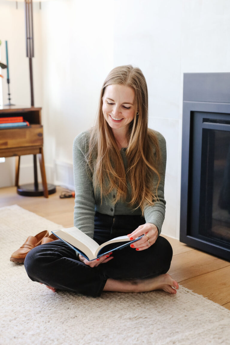 4 Books I’m Currently Reading (+ what my team is reading!)