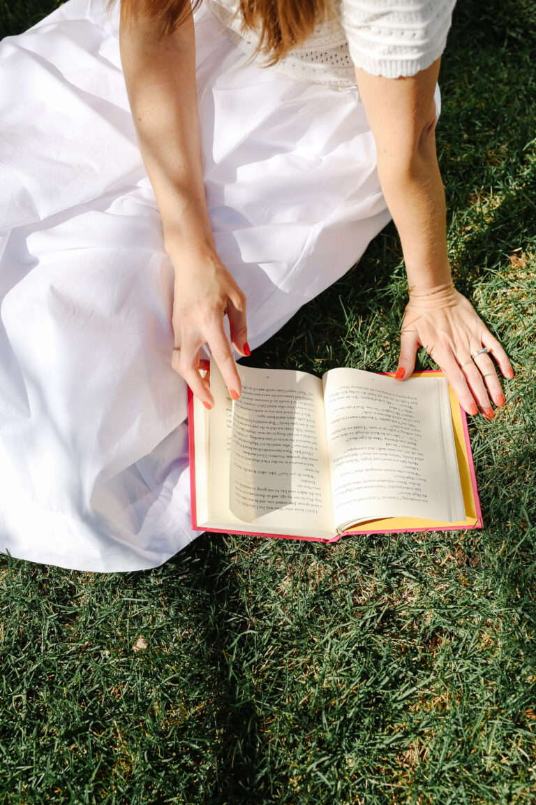 4 Books I’m Currently Reading (+ my team’s picks!)